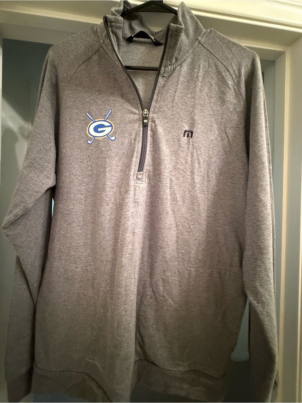 TravisMathew Men’s Medium Gray 1/4 Zip Pullover Golf Sweater Jacket Top